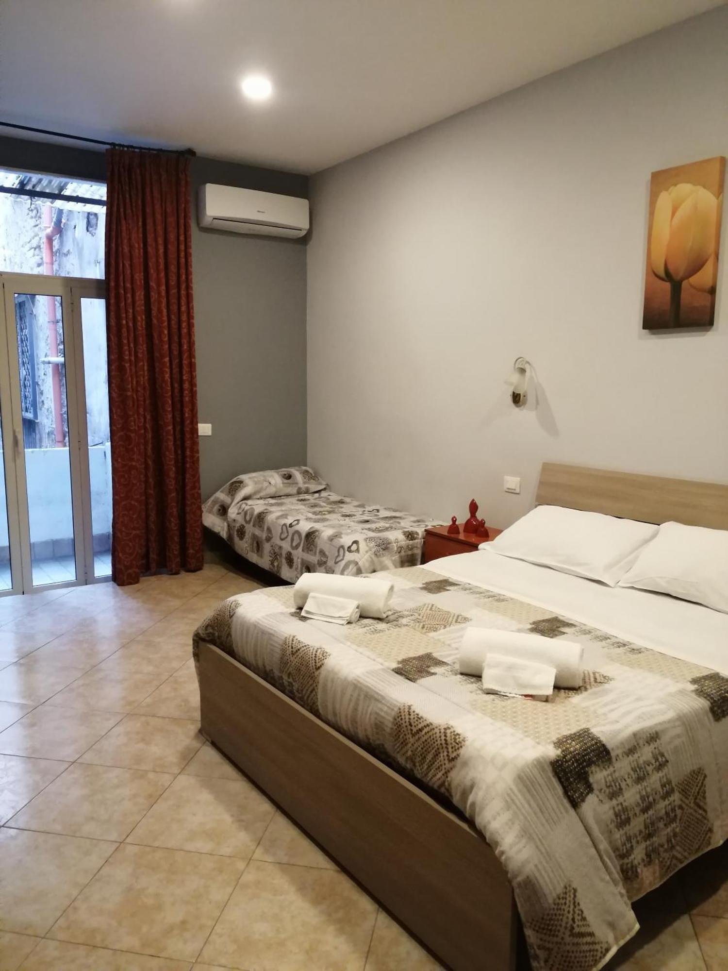 San Gaetano Bed Otel Napoli Oda fotoğraf